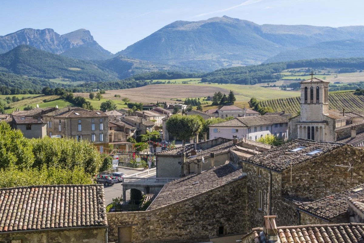 Panorama dei monti Fôret de Saoû e del monte Couspeau dal Viale de Bourdeaux